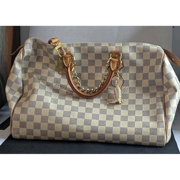 Off Park Crystal Cowboy Boot Keychain or Bag Charm - Gold Tone, Bling - Picture 6 of 6